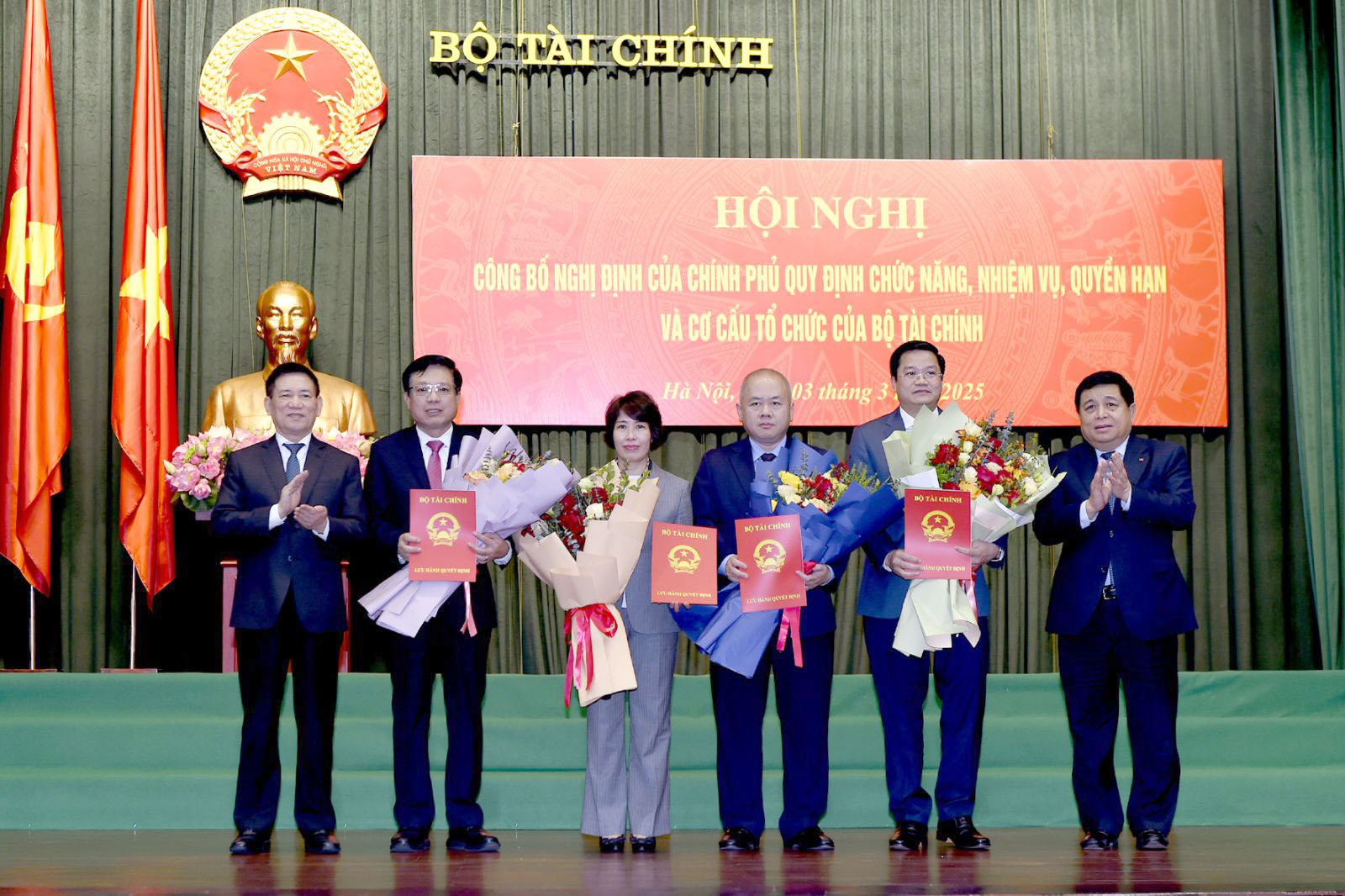 Bộ Tài chính công bố chức năng nhiệm vụ, cơ cấu tổ chức mới